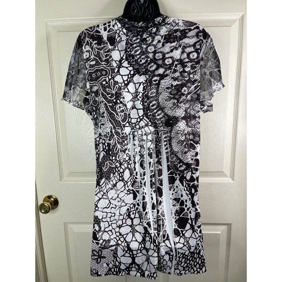 Style & Co Blouse Women Size XL Short Sleeve Black White Geometric Stretch Studs - Picture 8 of 11